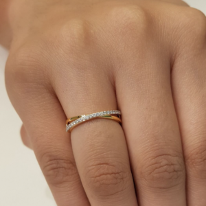 Intertwined Layer Ring